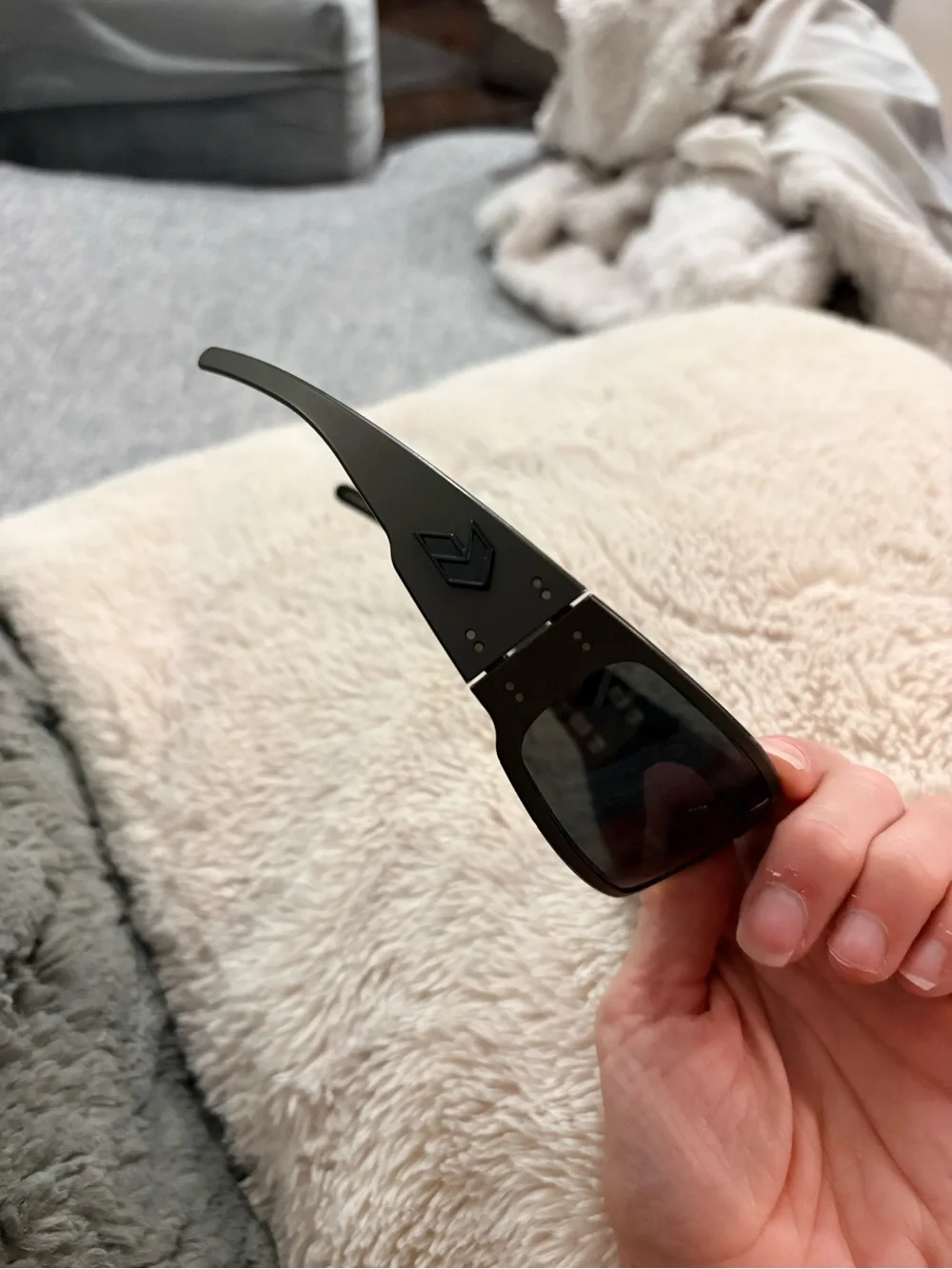 Men's Black Gatorz Wraparound Polarized Sunglasses